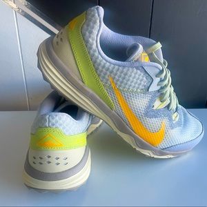 NEW Nike Women's Juniper Trail Running Sneakers